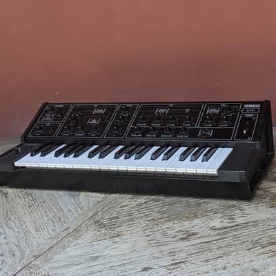 Yamaha CS-5 with original carrying bag image 4