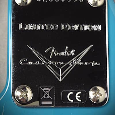 Fender Ltd Ed Custom Deluxe Stratocaster Taos Turquoise image 11