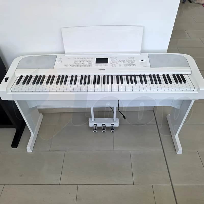 Yamaha DGX-670 88-Key Portable Grand Piano image 1