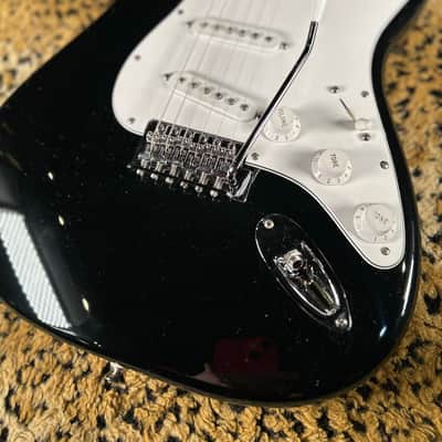 Fender Fender Standard Stratocaster MIM Electric Guitar Black 2008 - 2022 - Black image 5