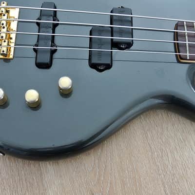 Pedulla MVP Series II 4 string bass - Original Bartolini Pickups and Case - 1991 image 4