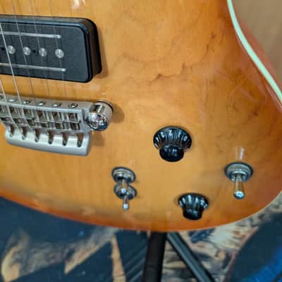 Vox SDC-55 Double Cut Solid Electric Guitar Tea Burst image 5