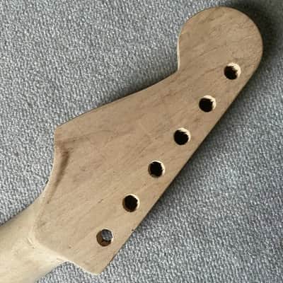 Strat Style Maple Guitar Neck 22 Frets Rosewood Fingerboard image 2