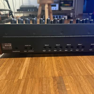Dave Smith Instruments Poly Evolver 61-Key 4-Voice Polyphonic Synthesizer 2005 - 2011 - Blue with Wood Sides image 5