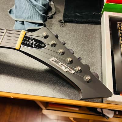 NOS ESP Snakebyte James Hetfield Signature 2016 Black Satin image 6