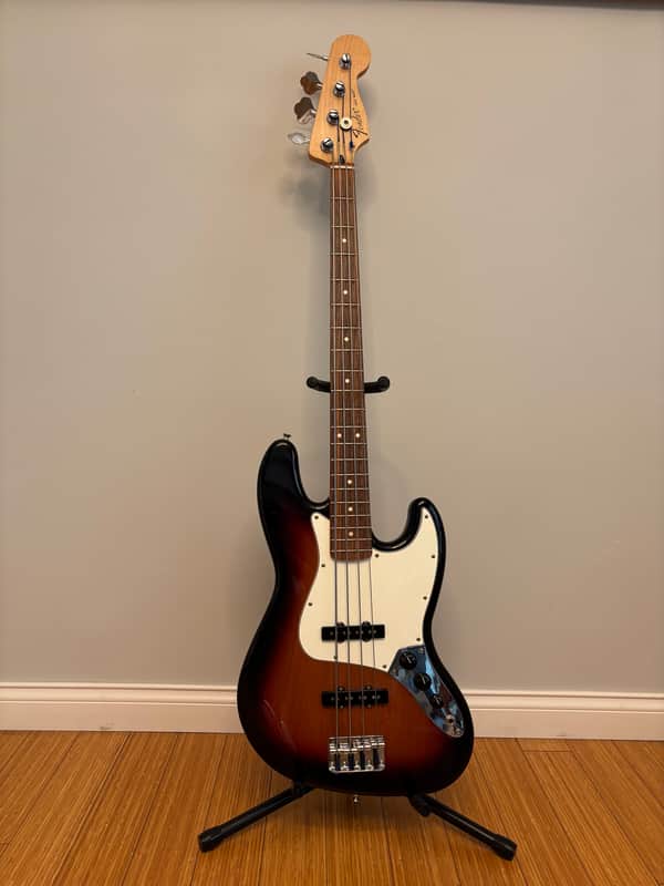 Fender Player Jazz Bass with Pau Ferro Fretboard 2018 - 2024 - 3-Color Sunburst image 1