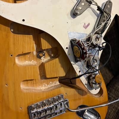 Fender Stratocaster with 3-Bolt Neck, Maple Fretboard 1975 - Natural image 15