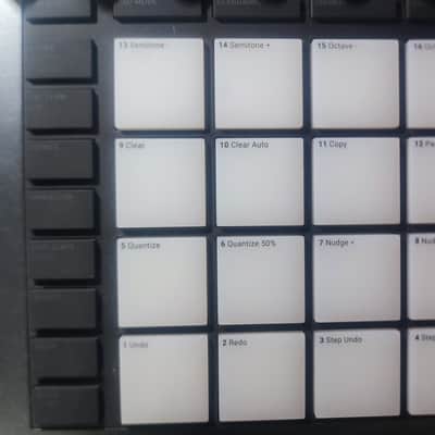 Native Instruments Maschine Plus 2021 - Present - Black image 3