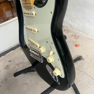 Fender American Professional II Stratocaster with Maple Fretboard 2020 - Present - Black image 12