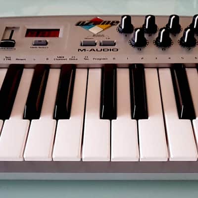 M-Audio Ozone, USB 2x2 audio interface + MIDI controller image 3