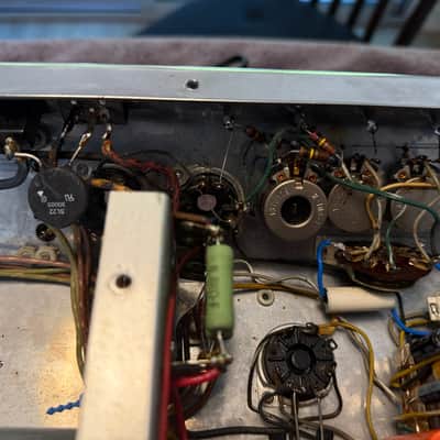 McIntosh MC 240 AMPLIFIER, The Legend 60's - black and chrome image 18