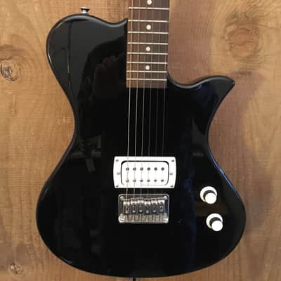 First Act ME 537 Single Cutaway Electric Guitar Black image 1