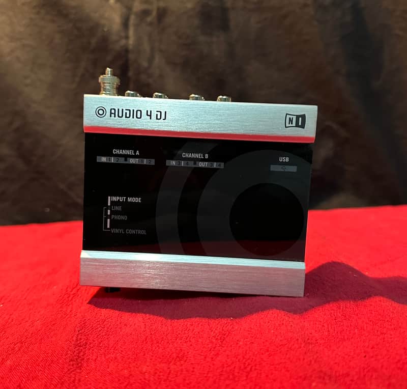 Native Instruments Audio 4 DJ USB Interface image 1
