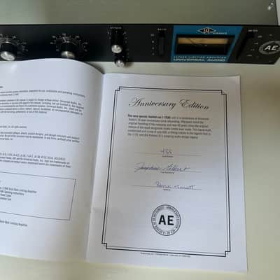 Universal Audio 1176AE Anniversary Edition Limiter 2009 - Black / Blue Stripe image 2