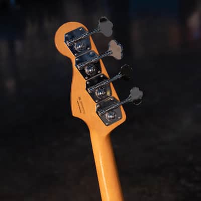 FENDER VINTERA II 60'S JAZZ BASS - LAKE PLACID BLUE image 5