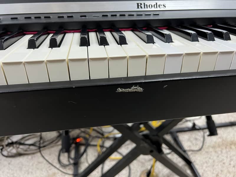 Roland Rhodes MK-60 Electric Piano W/Flight Case & Original Pedal