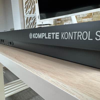 Native Instruments Komplete Kontrol S61 Mk2 - Black image 7