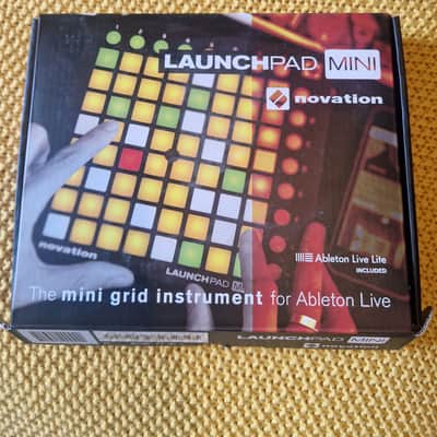 Novation Launchpad Mini Mk1 2013 - 2015 - Plastic image 4