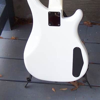 Fernandes Revolver Lefty MIJ 6 lbs. 1996 White image 4