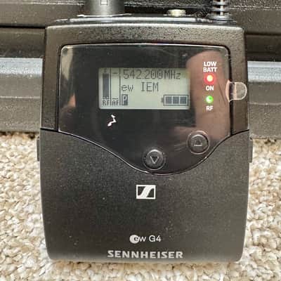 Sennheiser EW IEM G4-TWIN Wireless In-Ear Monitoring System (A1-Band: 470-516 MHz) 2010s - Black image 4
