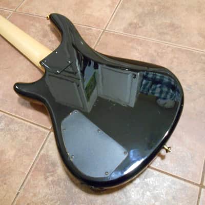 New York Pro 5 String Bass Guitar. Black. image 4