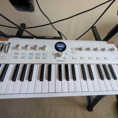 Arturia AstroLab 37-Key Stage Keyboard 2025 - Present - White image 3