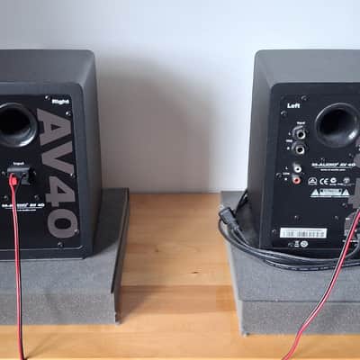 M-Audio Studiophile AV40 (Pair) image 2