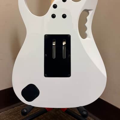 Ibanez Steve Vai Signature JEMJR-WH White image 3