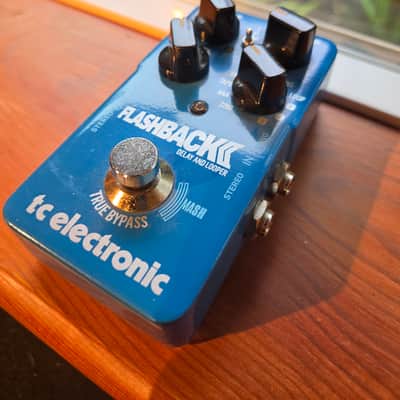 TC Electronic Flashback 2 Delay and Looper 2017 - Present - Blue image 1