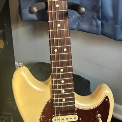 Fender American Special Mustang 2017 - Sweetwater Exclusive Olympic White Pearl image 3