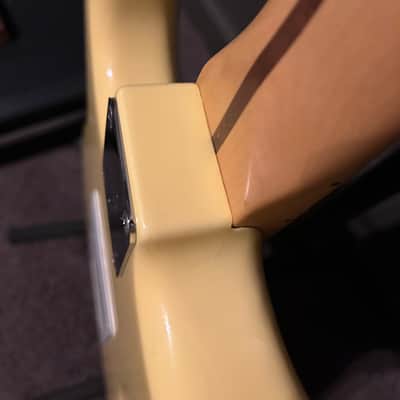 Fender Player Stratocaster with Maple Fretboard 2018 - 2024 - Buttercream image 9
