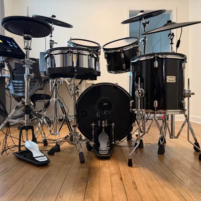 Roland VAD507 Acoustic Design Series Electronic V-Drum Kit 2025 - Black (incl. noise eater hi-hat & double kick hardware, throne, mat, riser, extra low-volume cymbals, and more) image 7
