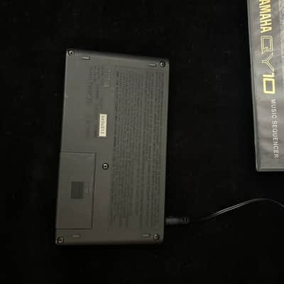 Yamaha QY10 Sequencer image 4