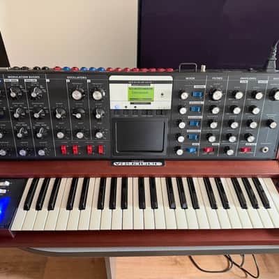 Moog Minimoog Voyager Select Series Synthesizer 2006 - 2013 - Electric Blue/Mahogany Cabinet + vx-351 CV Expander