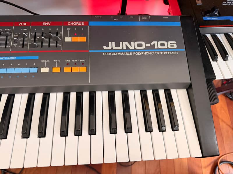 Roland Juno 106s 61-Key Programmable Polyphonic Synthesizer | Reverb