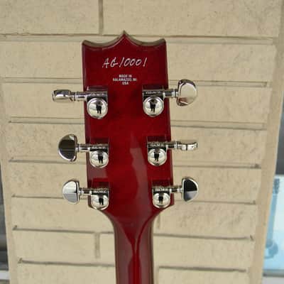 Heritage David Becker H 575 2017 Chestnut Sunburst carved jazz guitar image 4