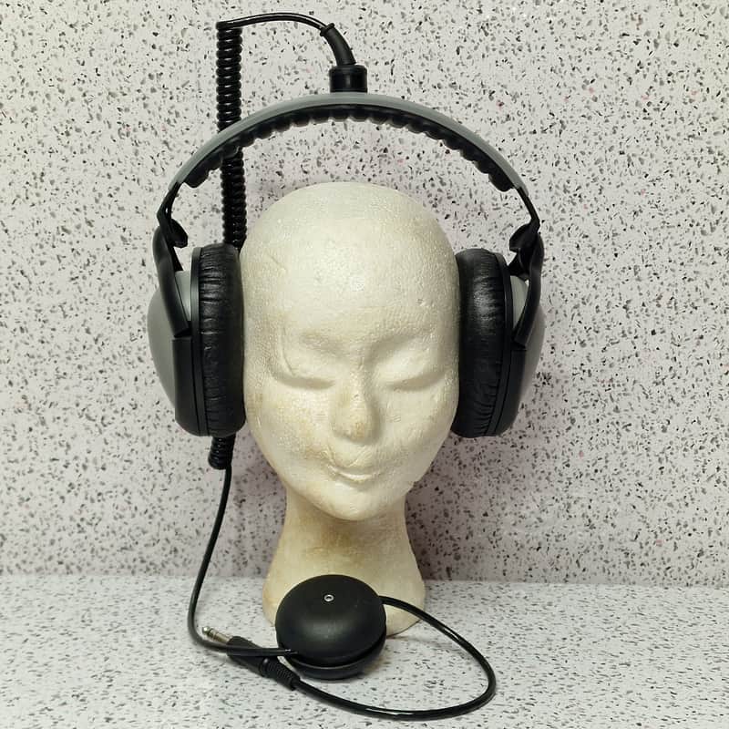 90s Vintage Headphones Sennheiser HD 270 image 1