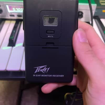 Peavey 3010690 Wireless In-Ear Monitor System 2010s - Black image 13