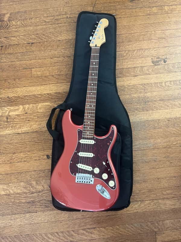 Fender Player Plus Stratocaster Pau Ferro Fretboard Aged Candy Apple Red