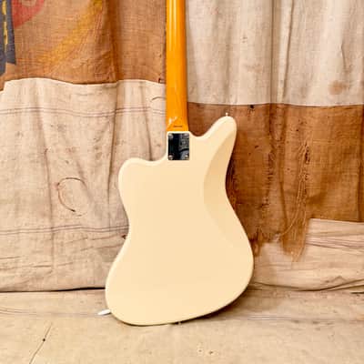 Fender MIJ Classic 60's Jazzmaster 2016 - Vintage White image 8