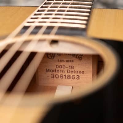 Martin 000-18 Modern Deluxe Acoustic Guitar with Hardshell Case image 17