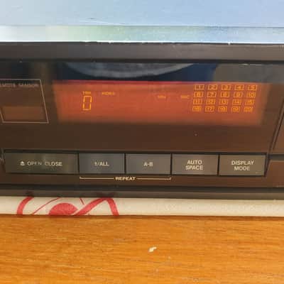 TASCAM CD-401 Mark 1 1990 - Black image 3