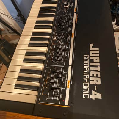 Roland JUPITER-4 /FULLY SERVICED/