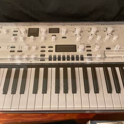 Korg KingKORG Neo 37-Key Analog Modeling Synthesizer with Decksaver