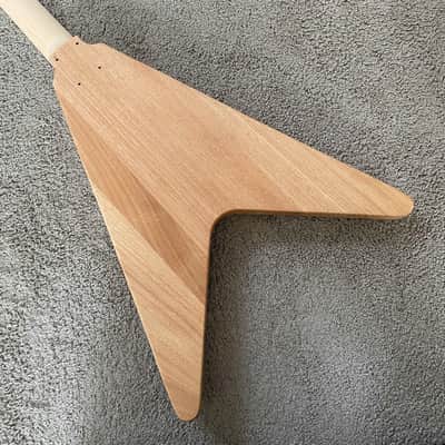 Flying V DIY Electric Guitar Kit, Okoume Body, Maple Neck, Rosewood Fingerboard image 13