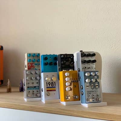 Guitar Desktop Pedal Stand Display for small pedals image 7