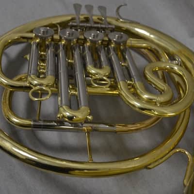 Trompa Sib/La Yamaha 321 Lacada en buen estado. image 17
