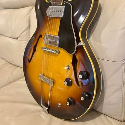 Gibson ES-330 1968 - Sunburst P90 / Case image 2
