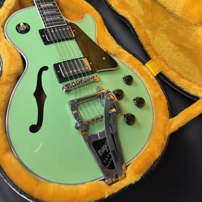 Gibson Custom Limited Edition Greatest Hits Volume II Les Paul Custom F-Hole B7 Bigsby - Two-Tone Green Gloss image 10