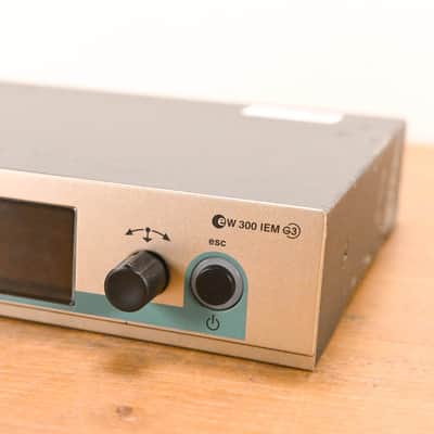 Sennheiser SR 300 IEM G3 Wireless Transmitter 626-668MHz NO POWER SUPPLY CG01ZV3 image 4
